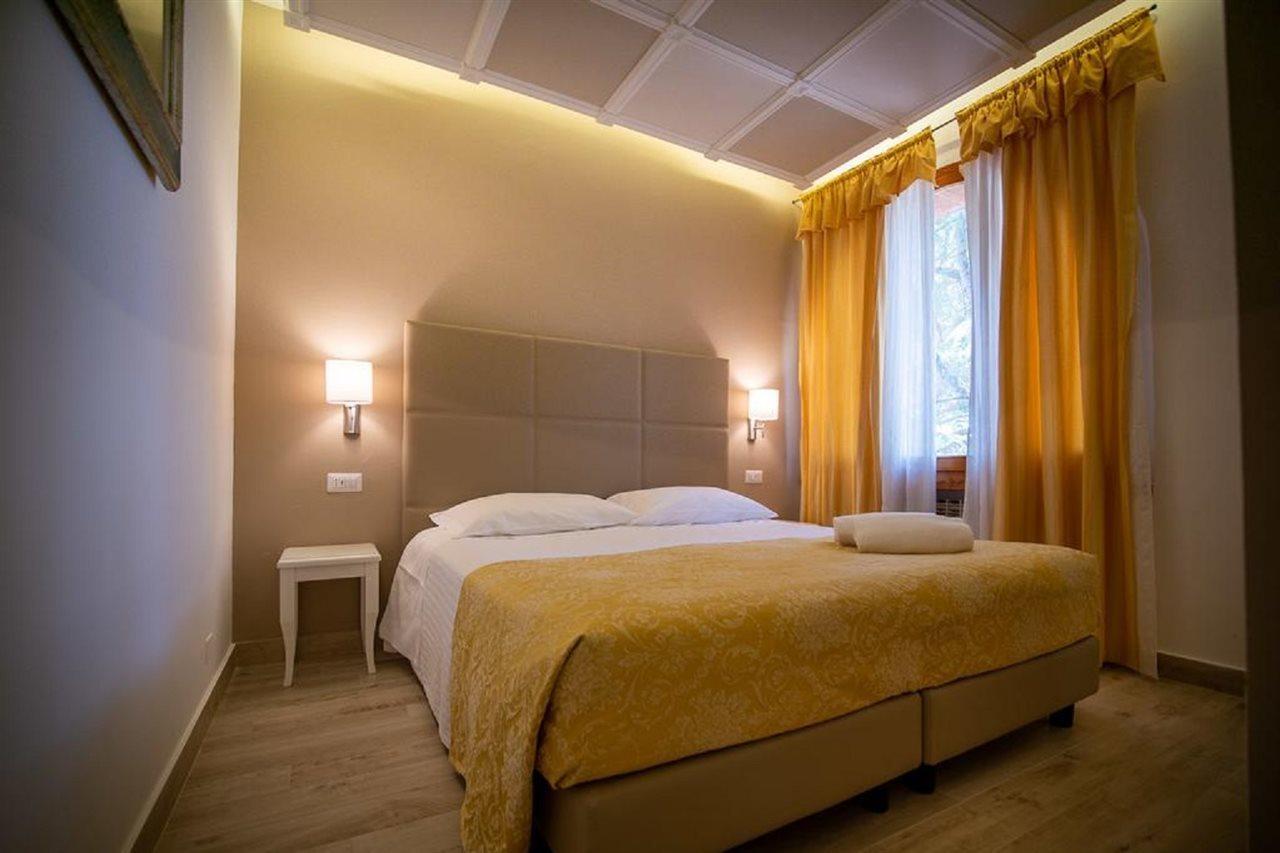 Hotel Villa San Giorgio Poggibonsi Bagian luar foto