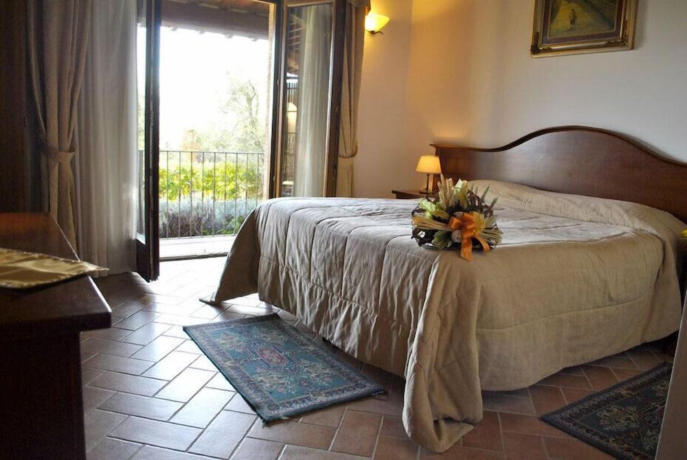 Hotel Villa San Giorgio Poggibonsi Bagian luar foto