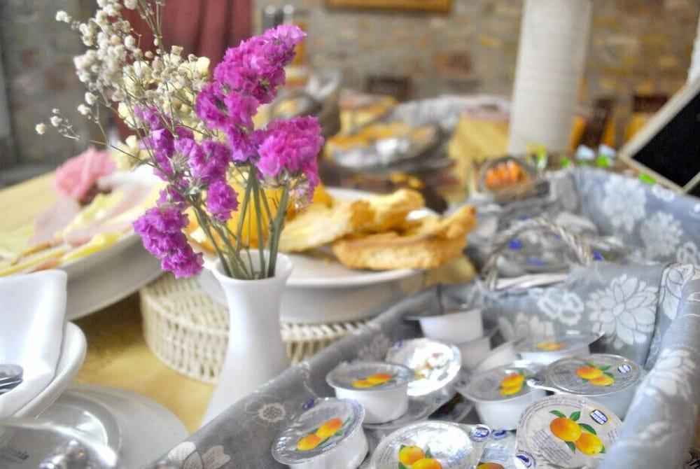 Hotel Villa San Giorgio Poggibonsi Bagian luar foto
