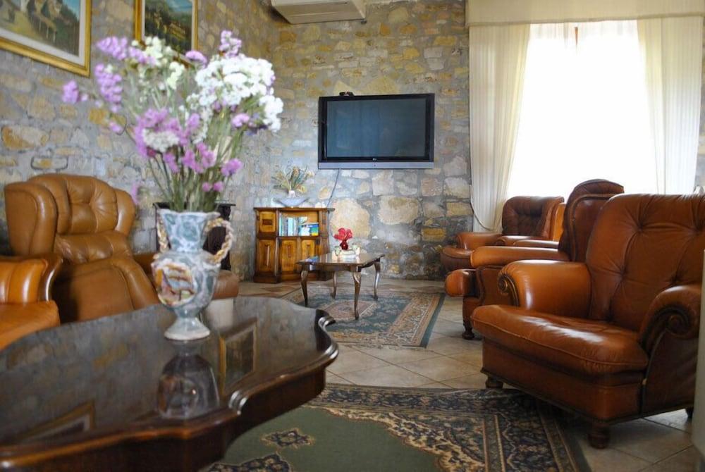 Hotel Villa San Giorgio Poggibonsi Bagian luar foto