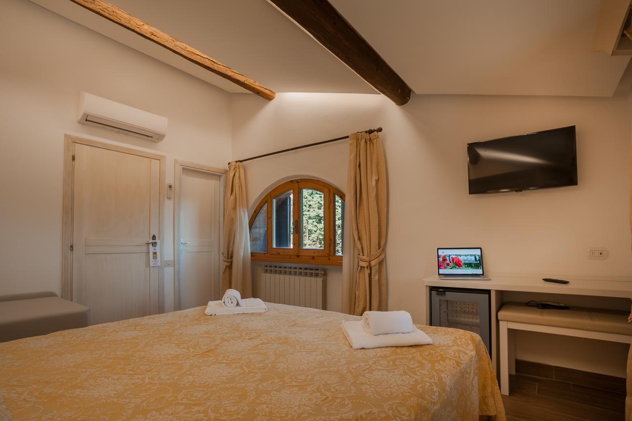 Hotel Villa San Giorgio Poggibonsi Bagian luar foto