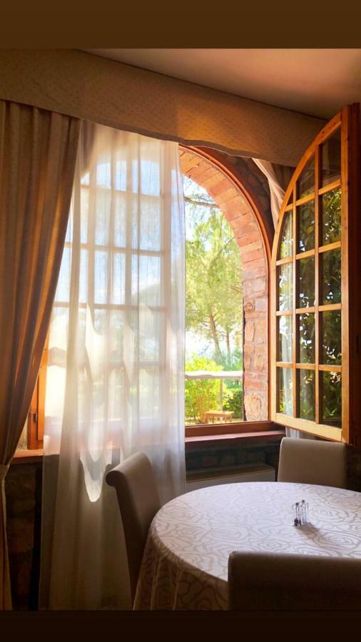 Hotel Villa San Giorgio Poggibonsi Bagian luar foto